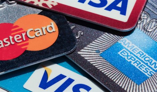 The Pros and Cons of Using Cash, Credit Card and Debit Card When Travelling
