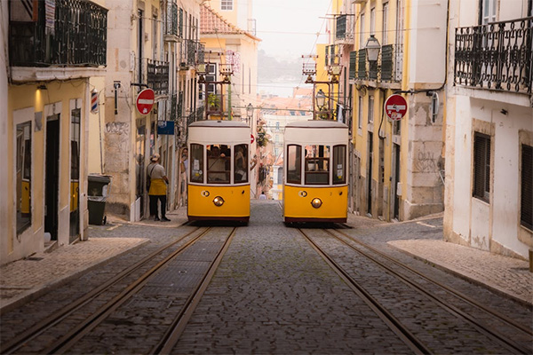 vintage-yellow-trams-on-lisbon