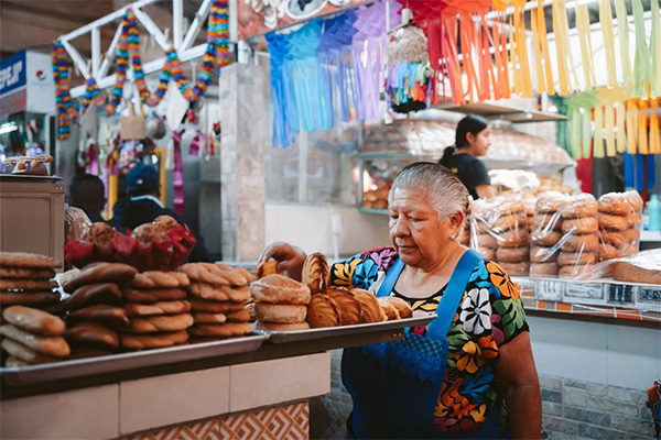 traditional-mexican-bakery-in-oaxaca-market